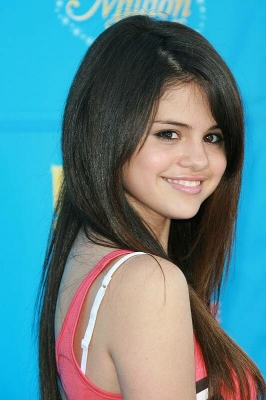 selenagomez-daily_289429.jpg