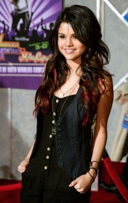 selenagomez-daily_281529.jpg