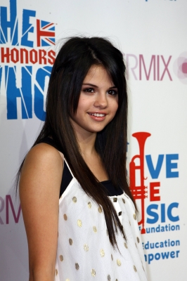 selenagomez-daily_282729.jpg