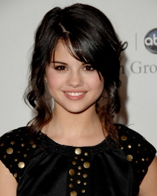 selenagomez-daily_282129.jpg