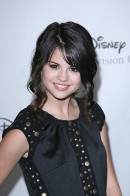 selenagomez-daily_28429.jpg