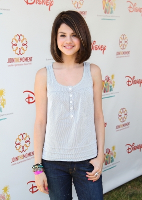 selenagomez-daily_28329.jpg