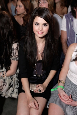 selenagomez-daily_281029.jpg