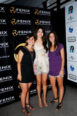 selenagomez-daily_286229.jpg