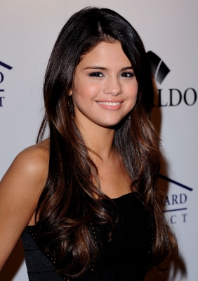 selenagomez-daily_286229.jpg