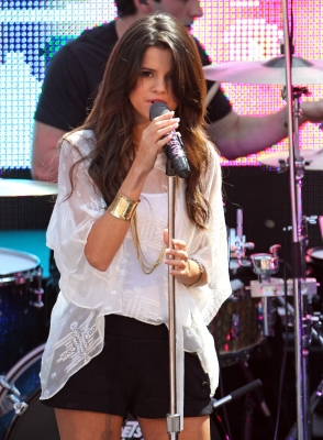 selenagomez-daily_2819029.jpg