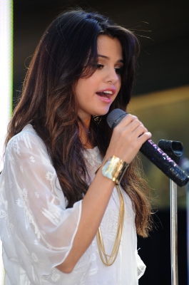 selenagomez-daily_2820029.jpg