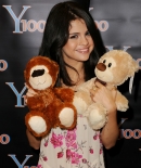 selenagomez-daily_282529.jpg