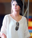 selenagomez-daily_281129.jpg