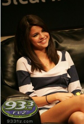 selenagomez-daily_281229.png