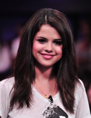 selenagomez-daily_2814229.jpg