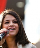 selenagomez-daily_282829.jpg