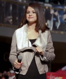 selenagomez-daily_283029.jpg