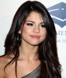 selenagomez-daily_287329.jpg