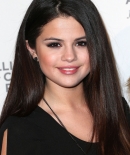 selenagomez-daily_287229.jpg