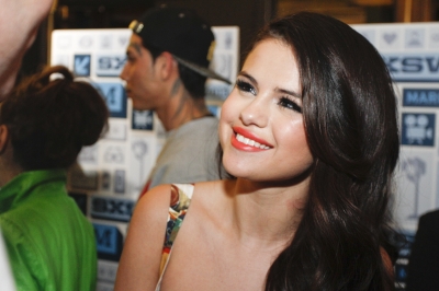 selenagomez-daily_28729.jpg