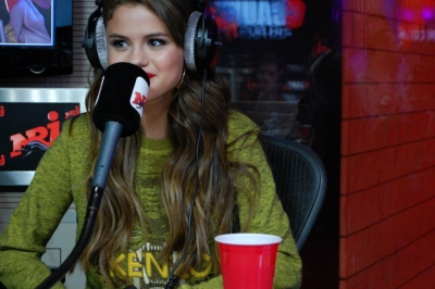 selenagomez-daily_282629.jpg