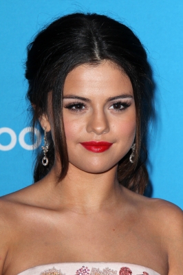 selenagomez-daily_2827729.jpg