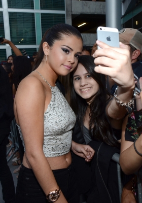 selenagomez-daily_2838629.jpg