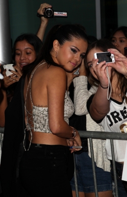 selenagomez-daily_2858529.jpg