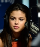 selenagomez-daily_282629.jpg