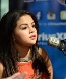 selenagomez-daily_28629.JPG