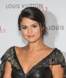 selenagomez-daily_287529.jpg