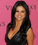 selenagomez-daily_2837129.JPG