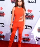 selenagomez-daily_285629.jpg