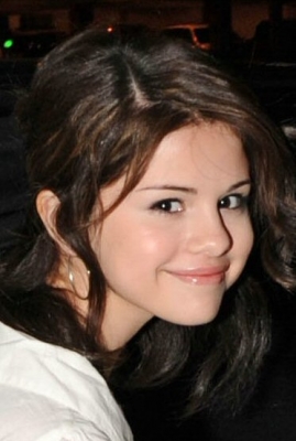 selenagomez-daily_28229.jpg