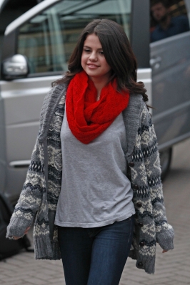 selenagomez-daily_28729.jpg