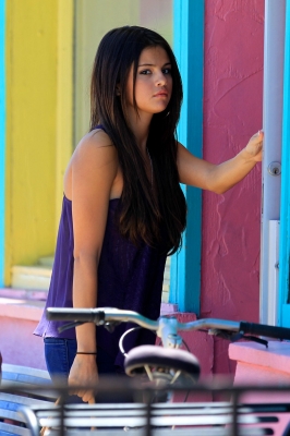 selenagomez-daily_28629.jpg