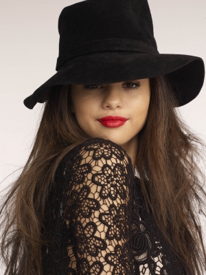 selenagomez-daily_2856529.jpg