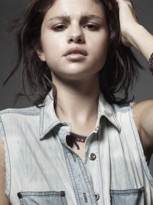 selenagomez-daily_283429.jpg