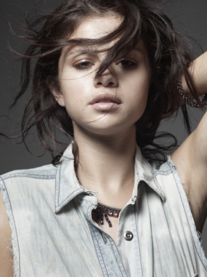 selenagomez-daily_283529.jpg