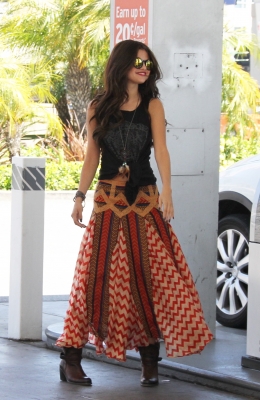 selenagomez-daily_287929.JPG