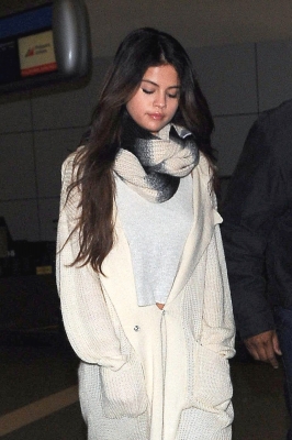 selenagomez-daily_281229.jpg