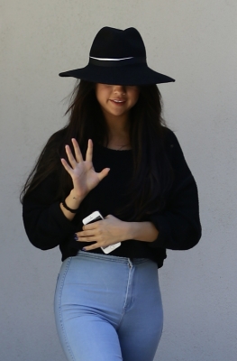 selenagomez-daily_282829.jpg