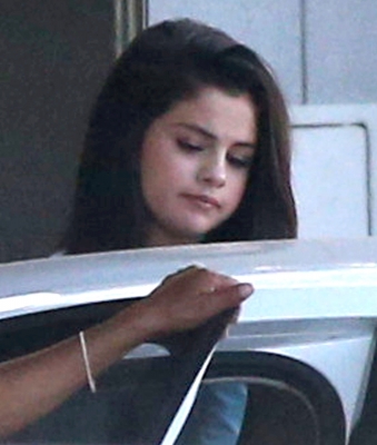 selenagomez-daily_281029.jpg