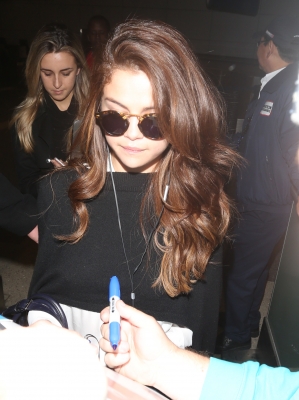 selenagomez-daily_283829.jpg