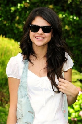 selenagomez-daily_282029.jpg