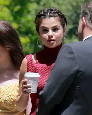 selenagomez-daily_28729.jpg