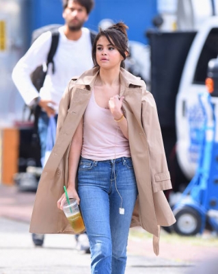 selenagomez-daily_287829.jpg