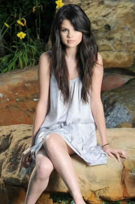 selenagomez-daily_28229.jpg