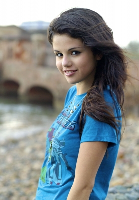 selenagomez-daily_285429.jpg