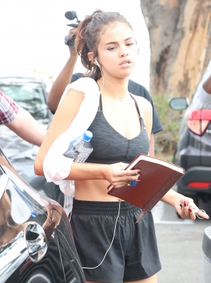 selenagomez-daily_2847729.jpg