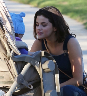 selenagomez-daily_2827529.jpg