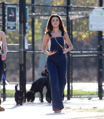 selenagomez-daily_2829129.jpg