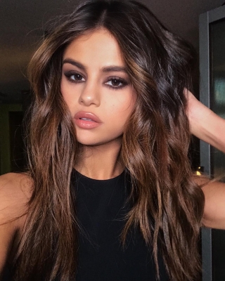 selenagomez-daily_286829.jpg