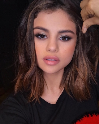 selenagomez-daily_288429.jpg